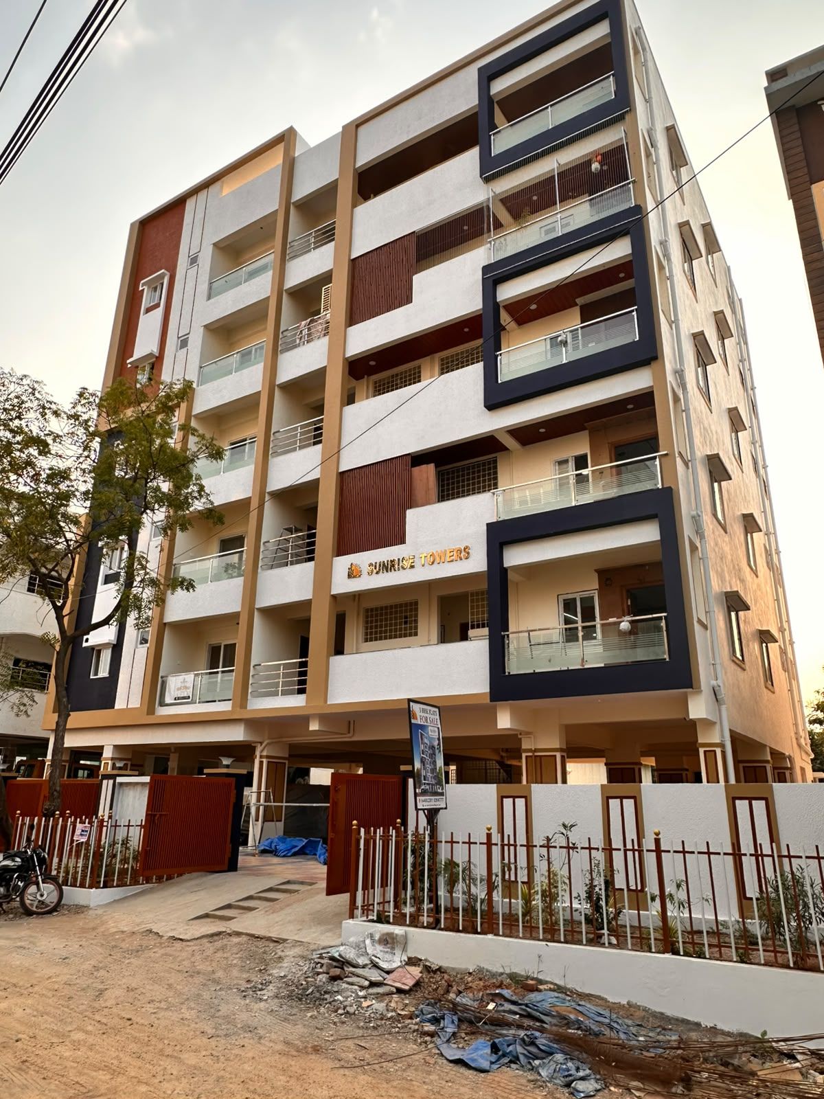 3 BHK Flat for Sale in Sunrise Towers Miyapur, Hyderabad — photo 1 of 3