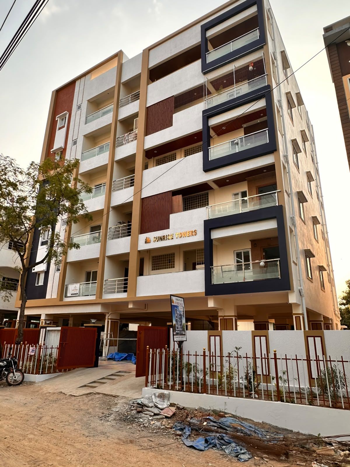 3 BHK Flat for Sale in Sunrise Towers Miyapur, Hyderabad — photo 2 of 3