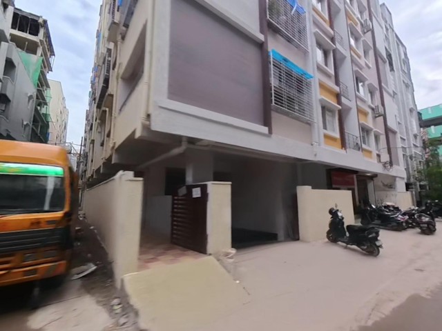 Luxury 6 BHK Flat for Sale in Madhapur, Hyderabad — photo 1 of 1
