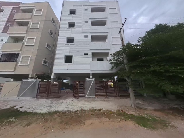 2 BHK Flat for Sale in Isnapur, Hyderabad — photo 1 of 1